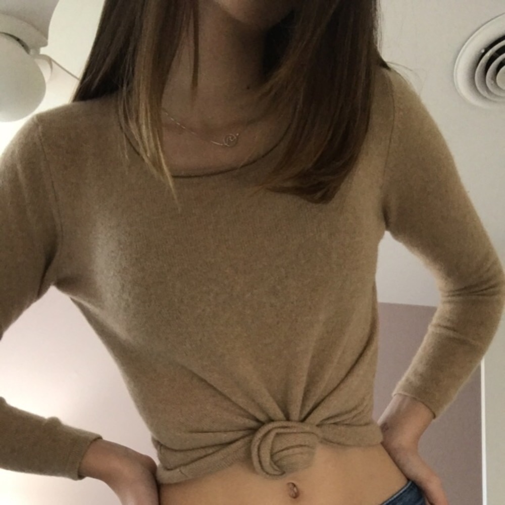 Brown cropped long sleeve sweater